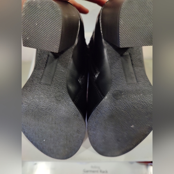 American Eagle AE Black leather heel boots - Picture 5 of 5